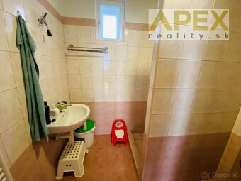 Exkluzívne APEX reality rodinný dom vo Veľkých Kostoľanoch - 12