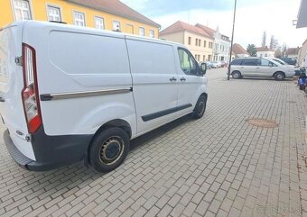 Ford Transit Custom 2,2 TDCI nafta manuál 74 kw - 12