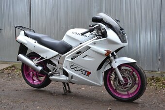 Honda VFR 750 RC36 - 12