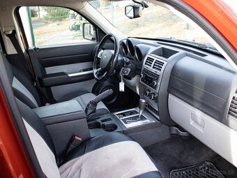 Dodge Nitro 2.8 CRD SXT A/T - 12