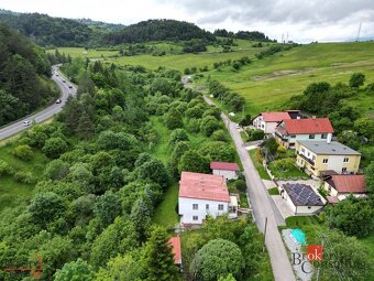 5,5 izbový starší rodinný dom na predaj - Valaská Dubová - R - 12