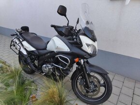 Suzuki DL650A V-Strom - 12