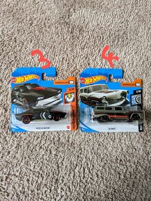 Autíčka Hotwheels mix - 12