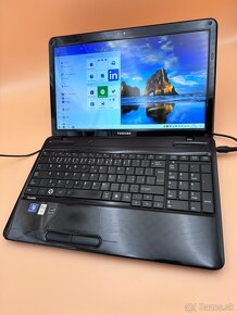 Notebook 15,6" TOSHIBA.Intel i3-2330M 2x2,20GHz.8g ram.SSD - 12