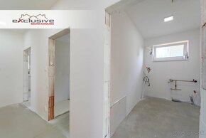 4 IZBOVÝ RODINNÝ DOM - PODHORANY, 120 M2, POZEMOK 720 M2 - 12