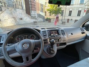 Volkswagen Caravelle 2.0 TDI T5 - 12