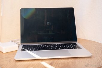 MacBook Pro APPLE 13" 2018. I5 8GB SSD512 + obal - 12