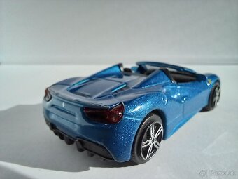 BBURAGO - FERRARI 488 SPIDER - 1:43 - POZRI DETAILNÉ FOTO - 12