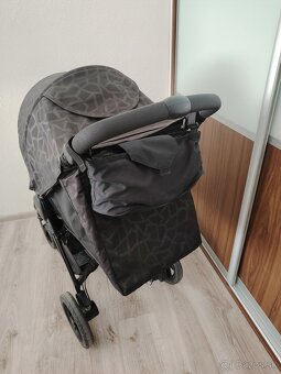 Britax B motion - 12