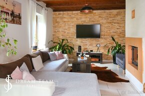 Zabehnutý apartmánový rodinný dom +wellness Banská Štiavnica - 12