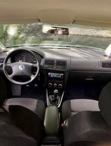 Volkswagen Golf IV. 1.6 16V - 12