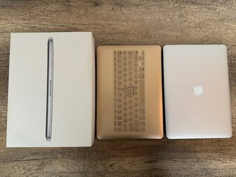  Apple MacBook Pro 13" 2015 256GB - 12