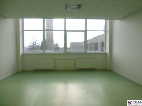 MASARYKOVA: PRÍZEMIE-160 m2, UMÝVADLO + WC-NOVOZREK. obchodn - 12