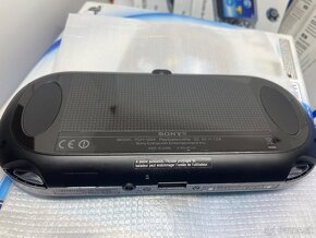 PS VITA PCH-1004 - 12