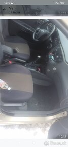 Kia rio 1,5 crdi - 12