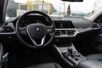 BMW Rad 3 G21 18d A/T Luxury - MATRIX,Ambient,HARMAN/KARDON - 12