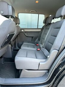 Volkswagen Touran 1,6TDI -77kw,,7.miest - 12