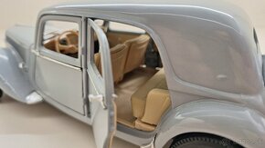 1:18 CITROEN 15CV - 12