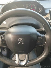 Peugeot 208 1.2 PureTech Style - 12