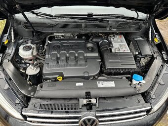 Volkswagen Touran - 12