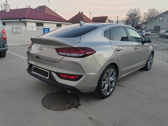 Hyundai i30 Fastback 1.6 diesel 2019 - 12