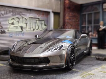 Chevrolet Corvette C7 1:18 GT Spirit - 12