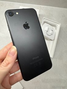 Apple iPhone 7 Black 128GB - 12