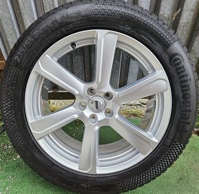 Originálna zimná sada VOLVO - 5x108 r19 + 235/55 r19 - 12