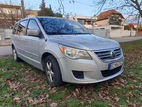 VW Volkswagen Routan - 12