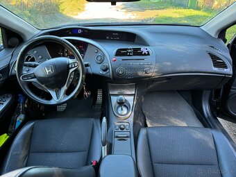 Honda Civic 1.8 VTEC GT 103 kW 6MT - 12