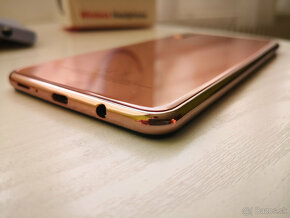 Samsung A7 Gold + bezdrátová sluchátka - 12