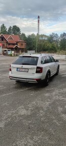 Škoda Octavia Scout 2.0 TDI DSG WEBASTO 4x4 - 12