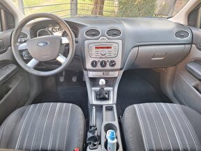 Ford FOCUS combi benzín - 12