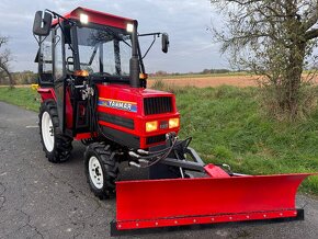 Japonský traktor YANMAR F18D Diesel 3 válec, 18HP - 12