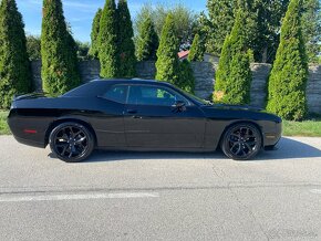 Dodge Challenger 5.7 Hemi Super Track Pack - 12