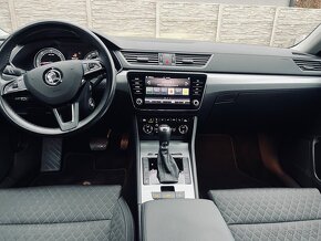 Škoda Superb Combi 2.0tdi dsg 4x4 - 12