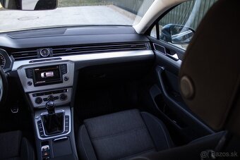 Volkswagen Passat Variant 2.0 TDI BMT Highline - 12