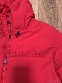 Tommy Hilfiger - 12