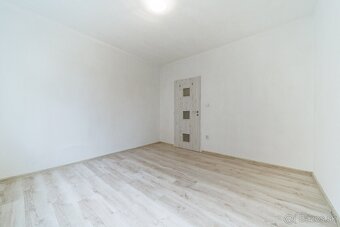 TICHÉ BÝVANIE V SRDCI PETRŽALKY, 4-IZB. BYT, OSUSKÉHO 86m² - 12