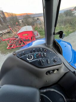 New Holland T8030 - 12