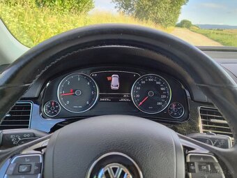 Volkswagen Touareg 3.0 TDI 4MOTION TOP STAV - 12