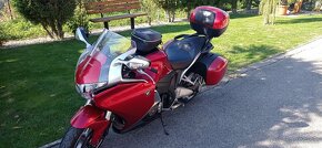 Honda VFR 1200f - 12