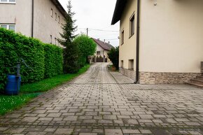 VEĽKÝ RODINNÝ DOM PO REKONŠTRUKCII, L.MIKULÁŠ - ONDRAŠOVÁ - 12