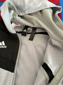 Predám teplákovú súpravu Adidas vo výbornom stave - 12