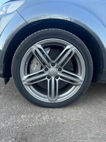 Audi Q7 6.0 TDI V12 - 12