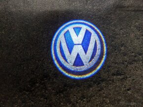 LED projektory s logom ŠKODA a VW. - 12