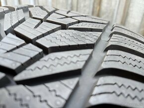 Špičkové,prakticky nejazdené zimné pneu Hankook - 245/40 r18 - 12