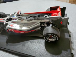 Model McLaren F1 - 12