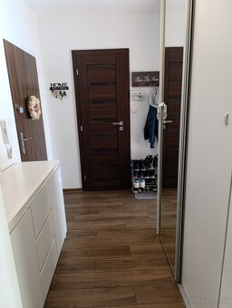 KOMPLETNE ZREKONŠTRUOVANÝ 62m2 byt s balkónom na Sídl.III - 12