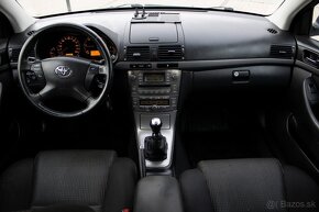 Toyota Avensis Combi 2.0 D-4D Sol - 12